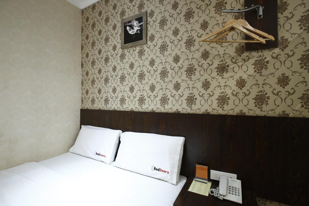 Reddoorz @ Gajah Mada Gasthuis 2*